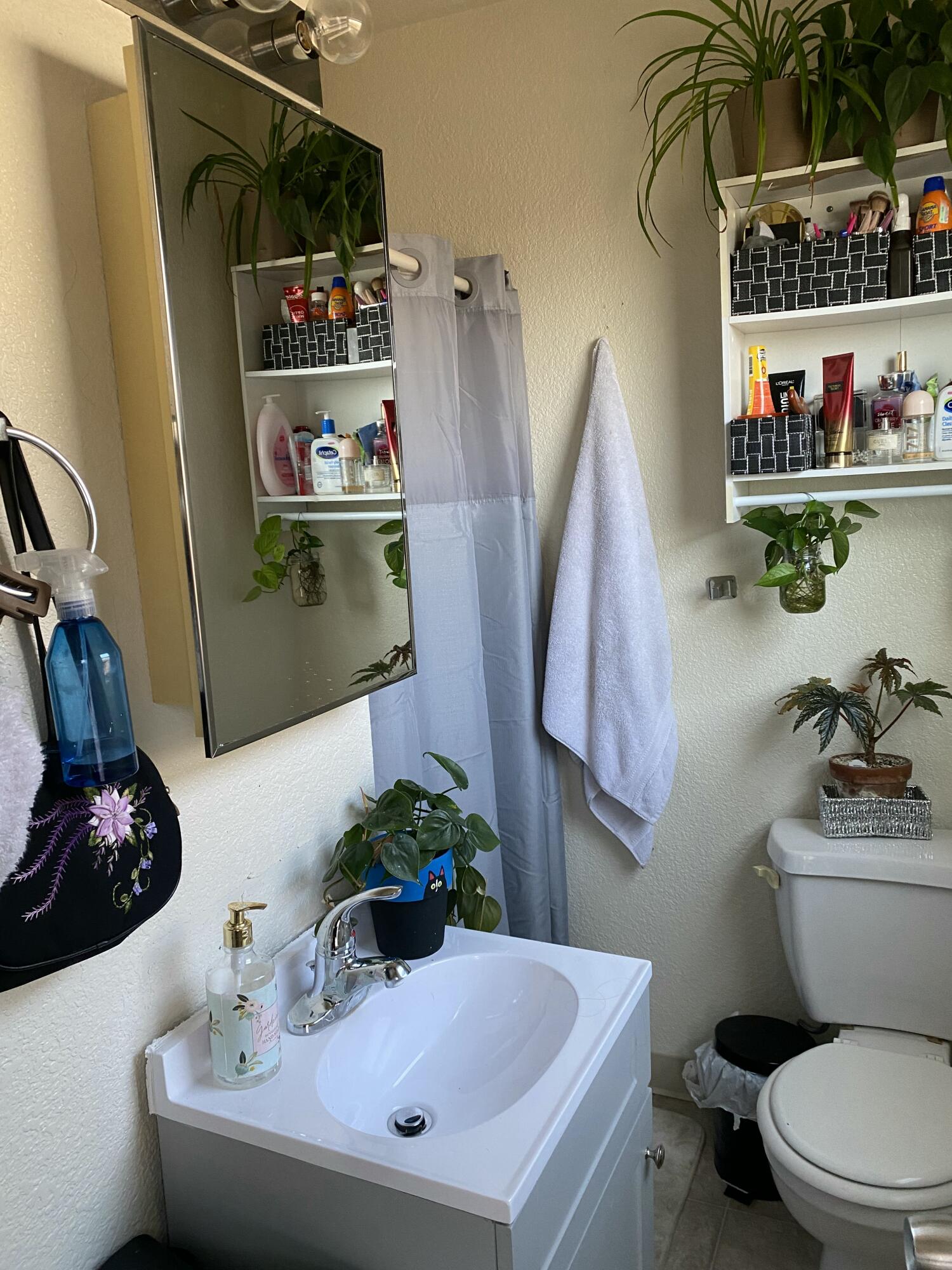 1076 New Navy Base Road Arcata, CA 95521 - Photo 21 of 23 Apt8_bathroom