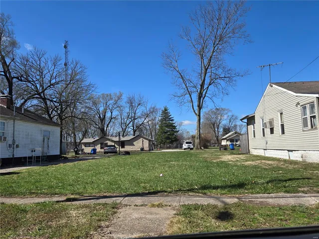 $5,500 | 330 South Pence Street, East Alton, IL 62024