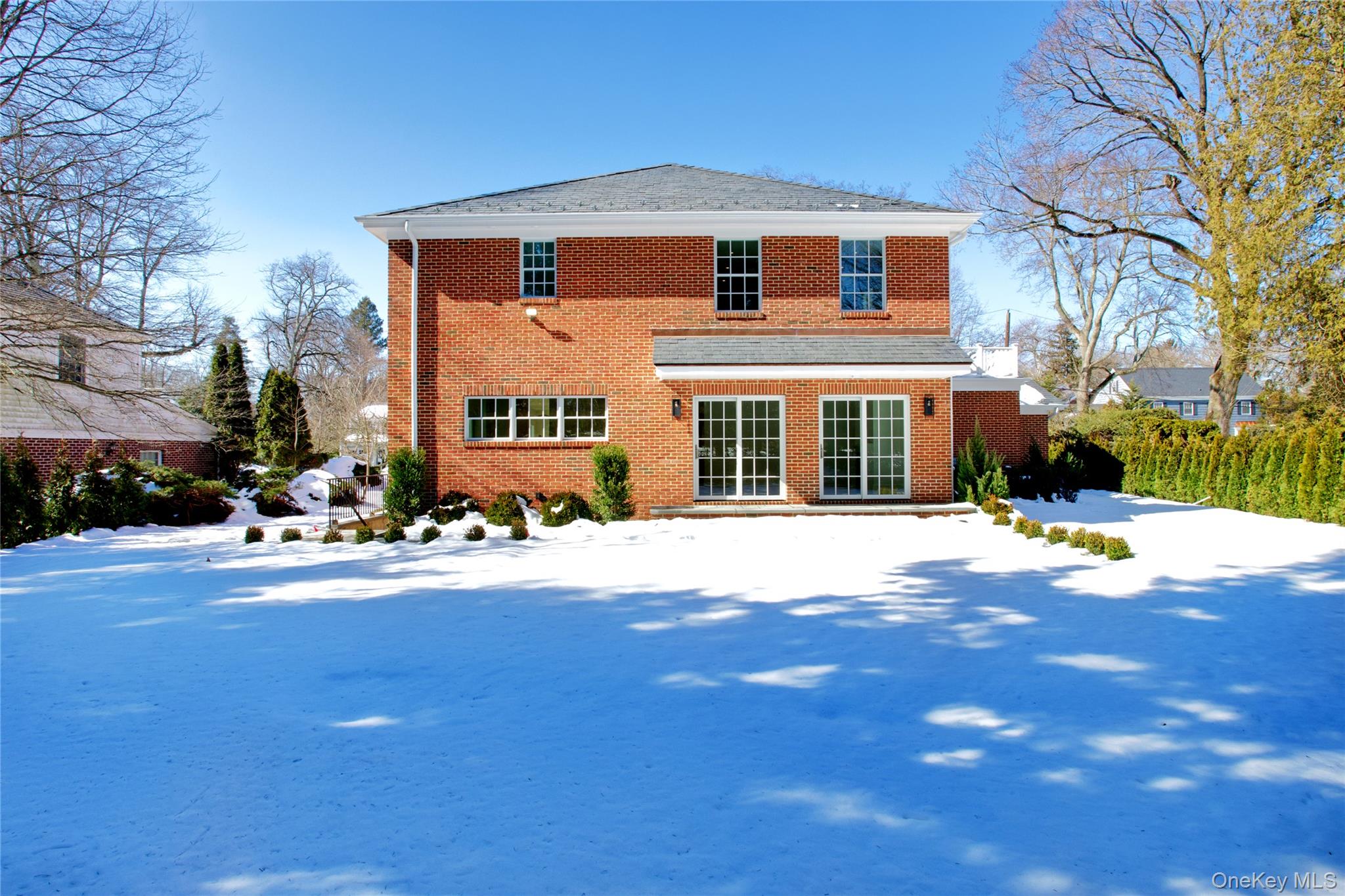 409 Abbey Road Manhasset, NY 11030 - Photo 21 of 26