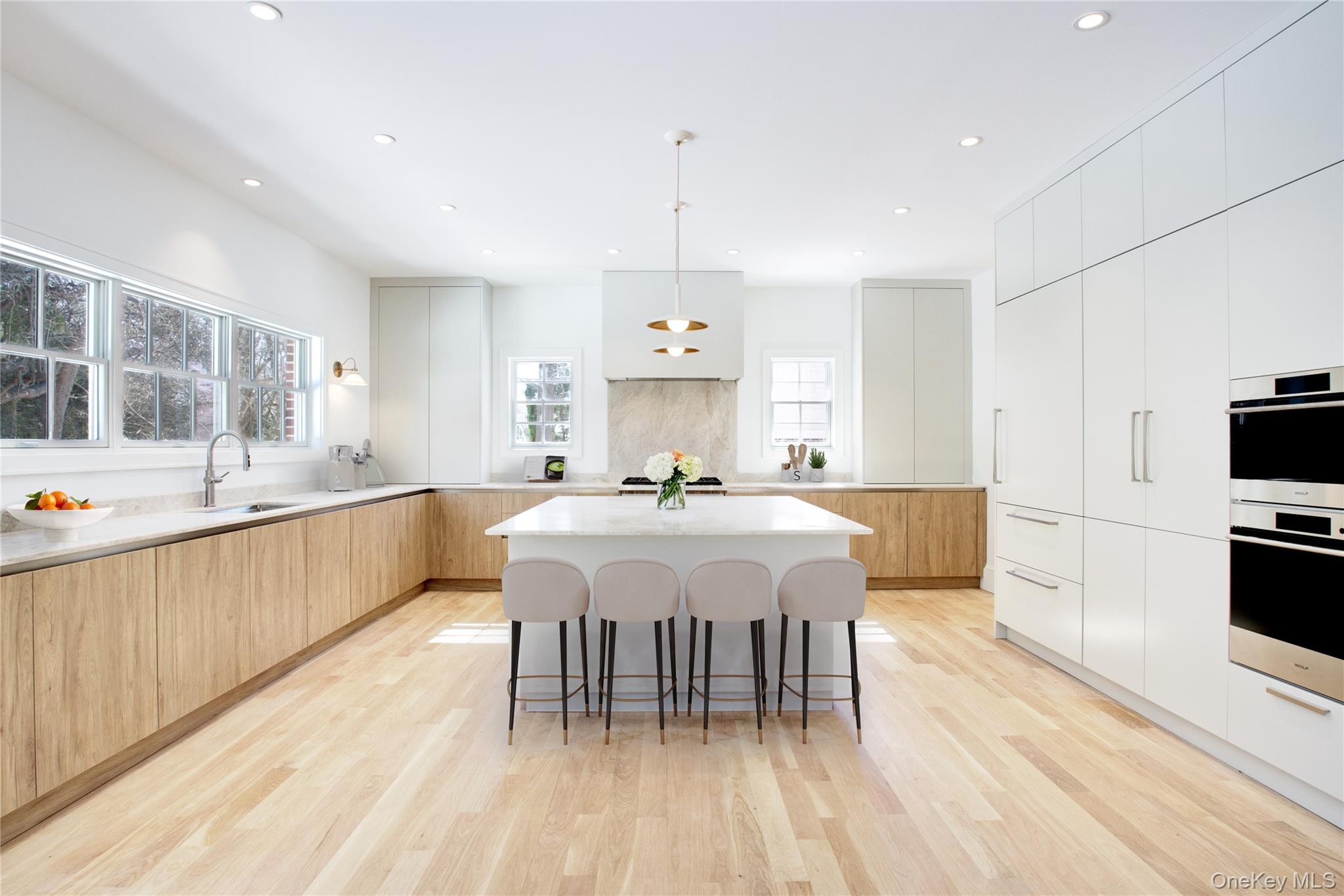 409 Abbey Road Manhasset, NY 11030 - Photo 7 of 26 staged