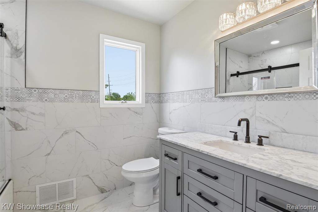 3345 East Commerce Road Commerce Township, MI 48382 - Photo 44 of 51
