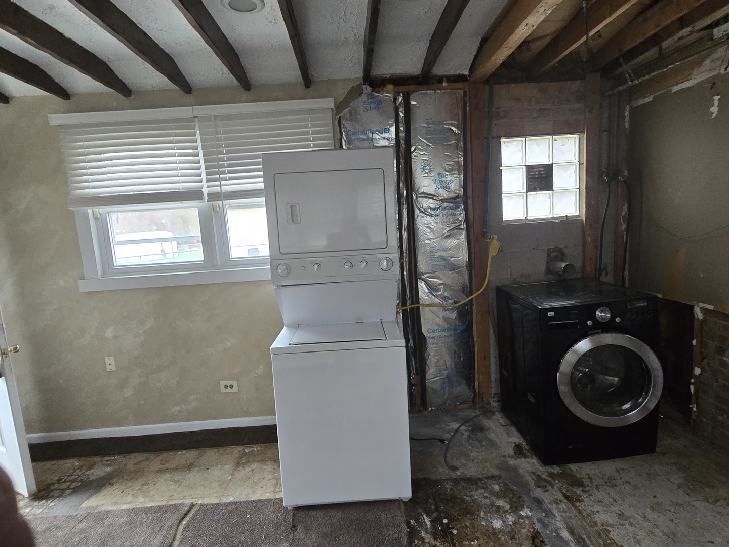 6108 Birmingham Street Chicago Ridge, IL 60415 - Photo 17 of 19 a storage room with a washer and dryer