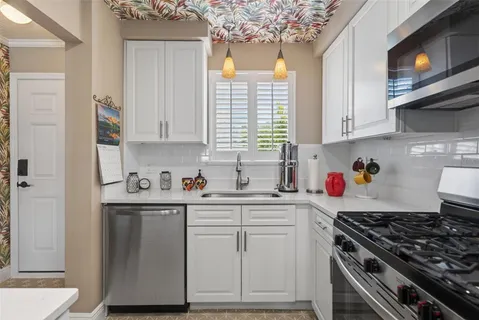 $269,000 | 5935 30th Avenue South, Unit 101, Gulfport, FL 33707