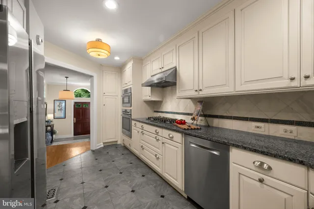 $4,500 | 6358 Brampton Court, Alexandria, VA 22312