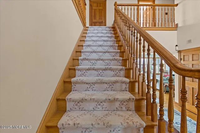 a view of entryway with interior