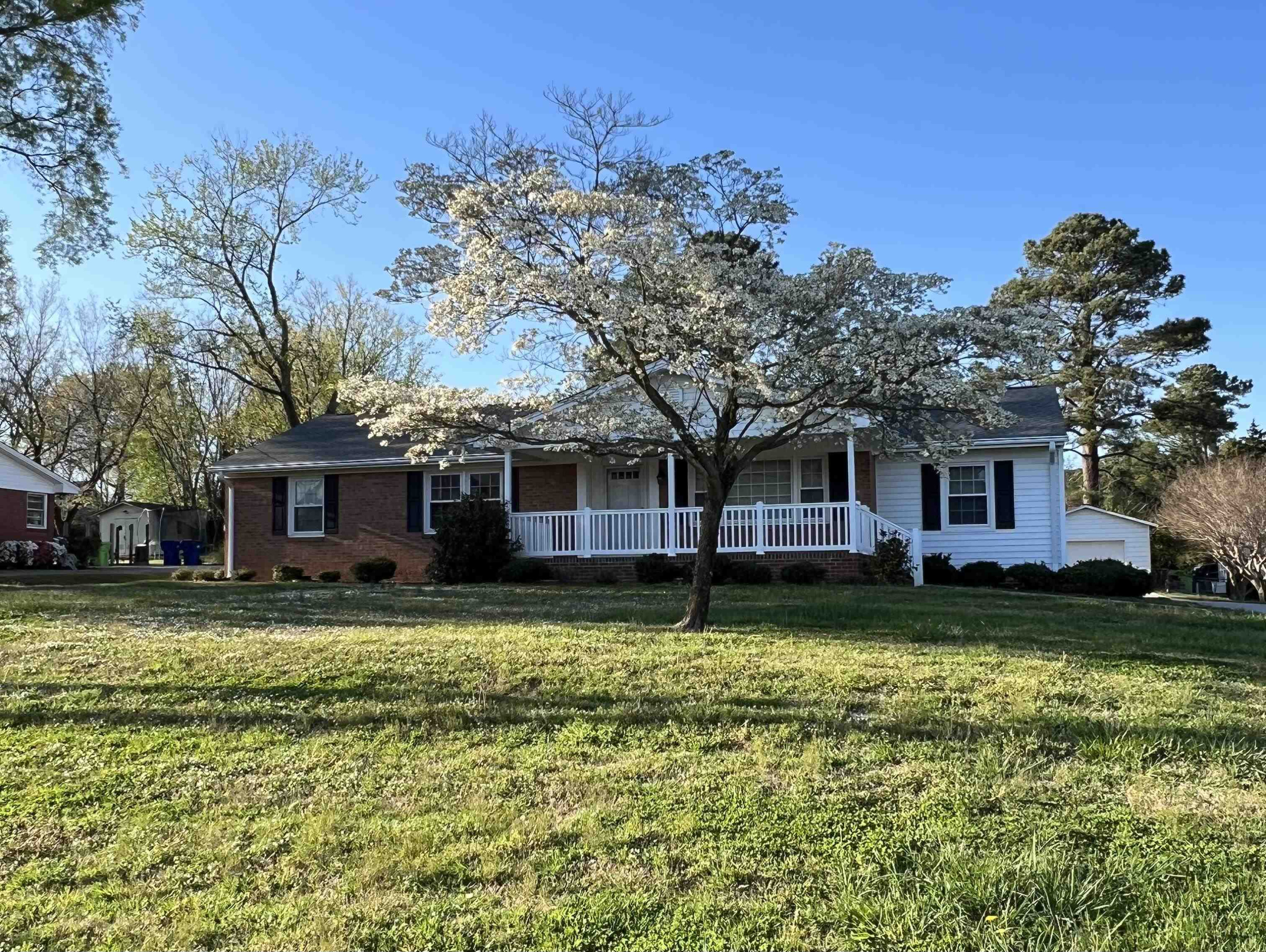 115 Reynolds Road Raleigh, NC 27609 - Photo 2 of 2 Photo 2