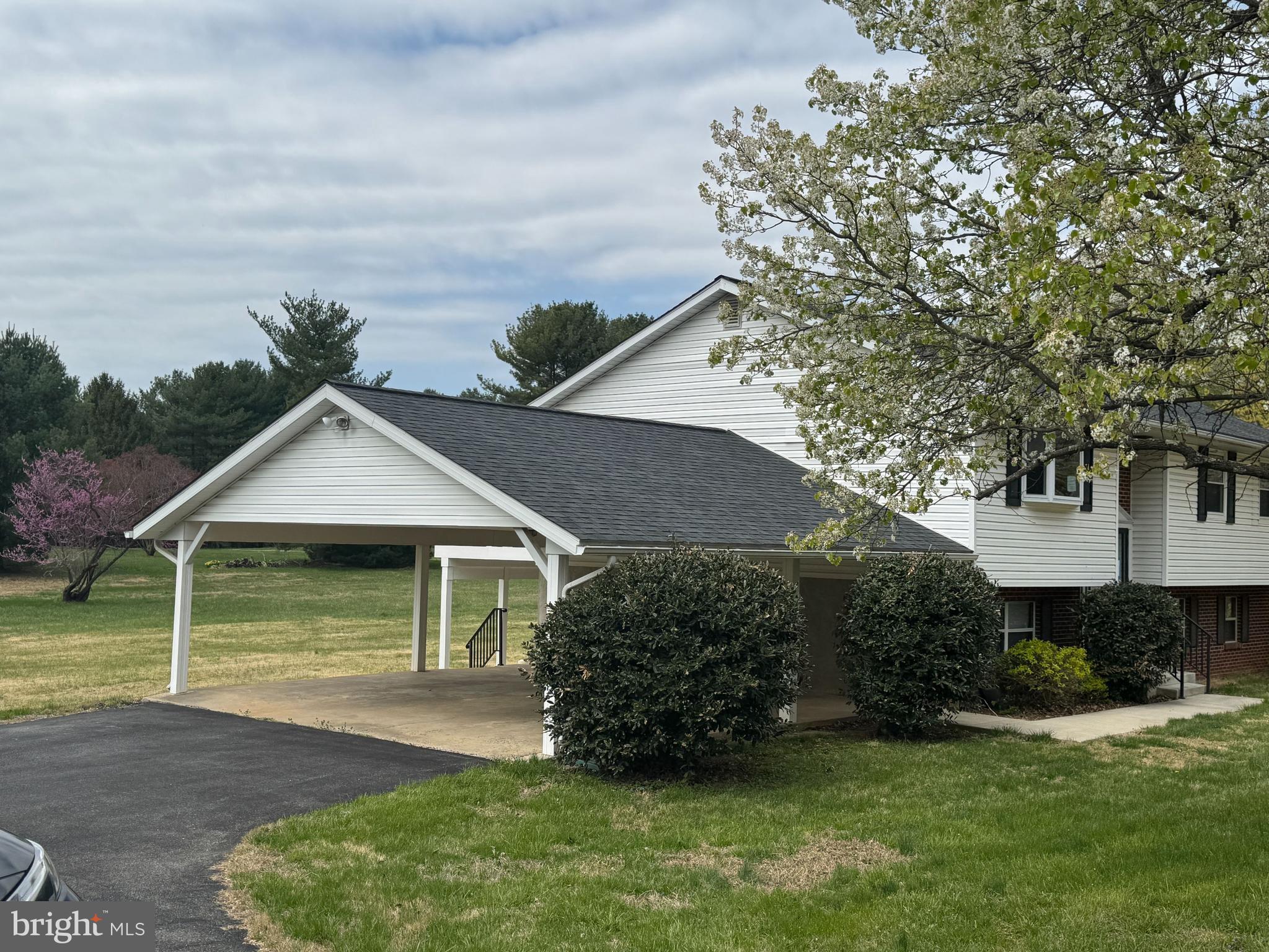 2502 Braddock Road Mount Airy, MD 21771 - Photo 4 of 27