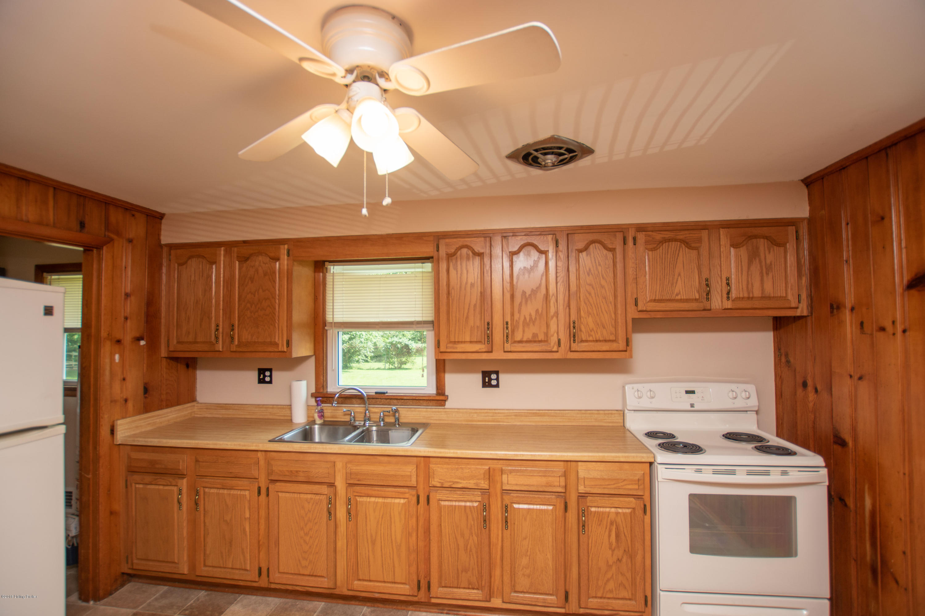 5102 Cooper Chapel Road Louisville, KY 40229 - Photo 15 of 37 5102 Cooper Chapel Road (37 of 37)