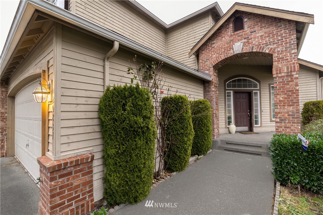 20831 37th Avenue Southeast Bothell, WA 98021 - Photo 2 of 17