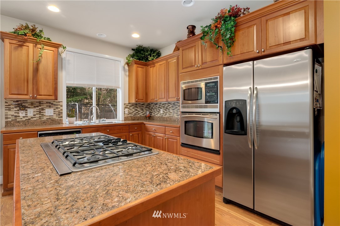 20831 37th Avenue Southeast Bothell, WA 98021 - Photo 8 of 17