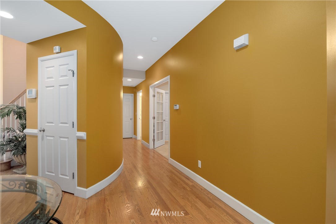20831 37th Avenue Southeast Bothell, WA 98021 - Photo 10 of 17