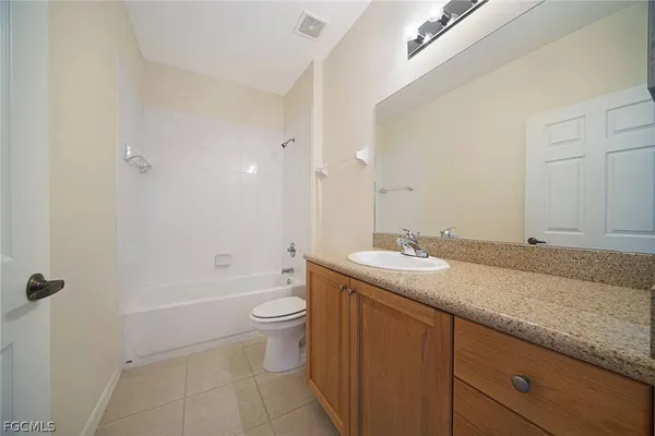 $1,450 | 1757 Concordia Lake Circle, Unit 3405, Cape Coral, FL 33909
