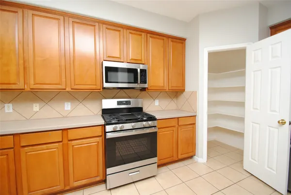 $2,700 | 1115 Oxford Mills Lane, Sugar Land, TX 77479