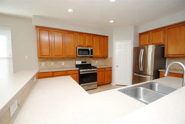 $2,700 | 1115 Oxford Mills Lane, Sugar Land, TX 77479