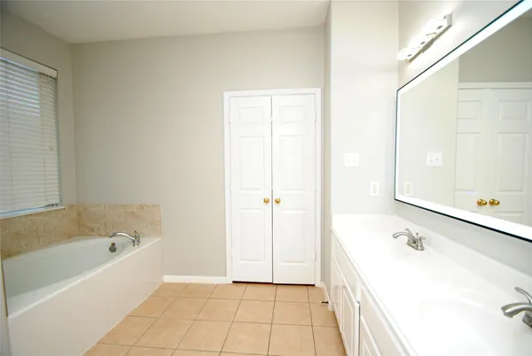 $2,700 | 1115 Oxford Mills Lane, Sugar Land, TX 77479