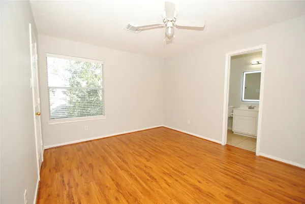 $2,700 | 1115 Oxford Mills Lane, Sugar Land, TX 77479