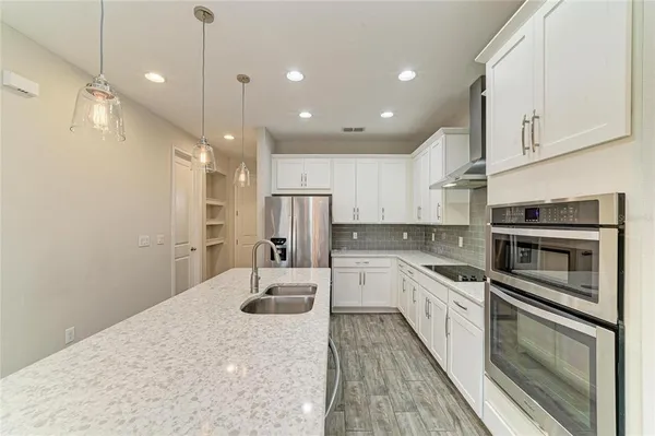 $2,900 | 11607 Brookside Drive, Bradenton, FL 34211
