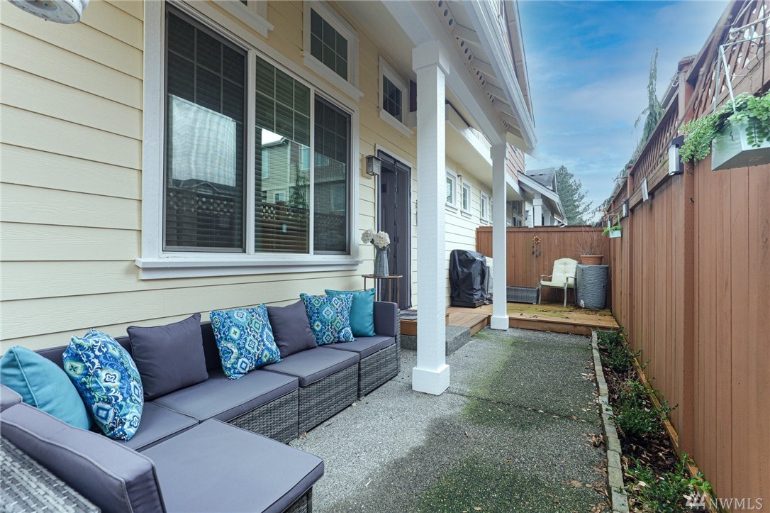 4014 Northeast 3rd Lane Renton, WA 98056 - Photo 6 of 36
