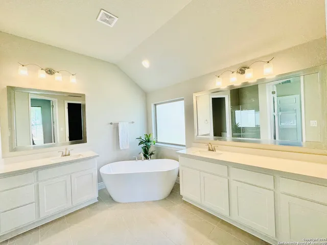 $3,995 | 211 Corazon, Boerne, TX 78006