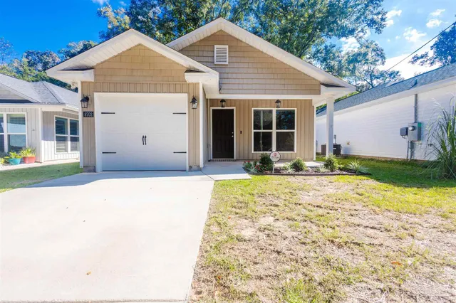$1,650 | 8702 Doris Avenue, Pensacola, FL 32534