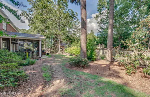$477,000 | 407 Daniel Drive, Brandon, MS 39047