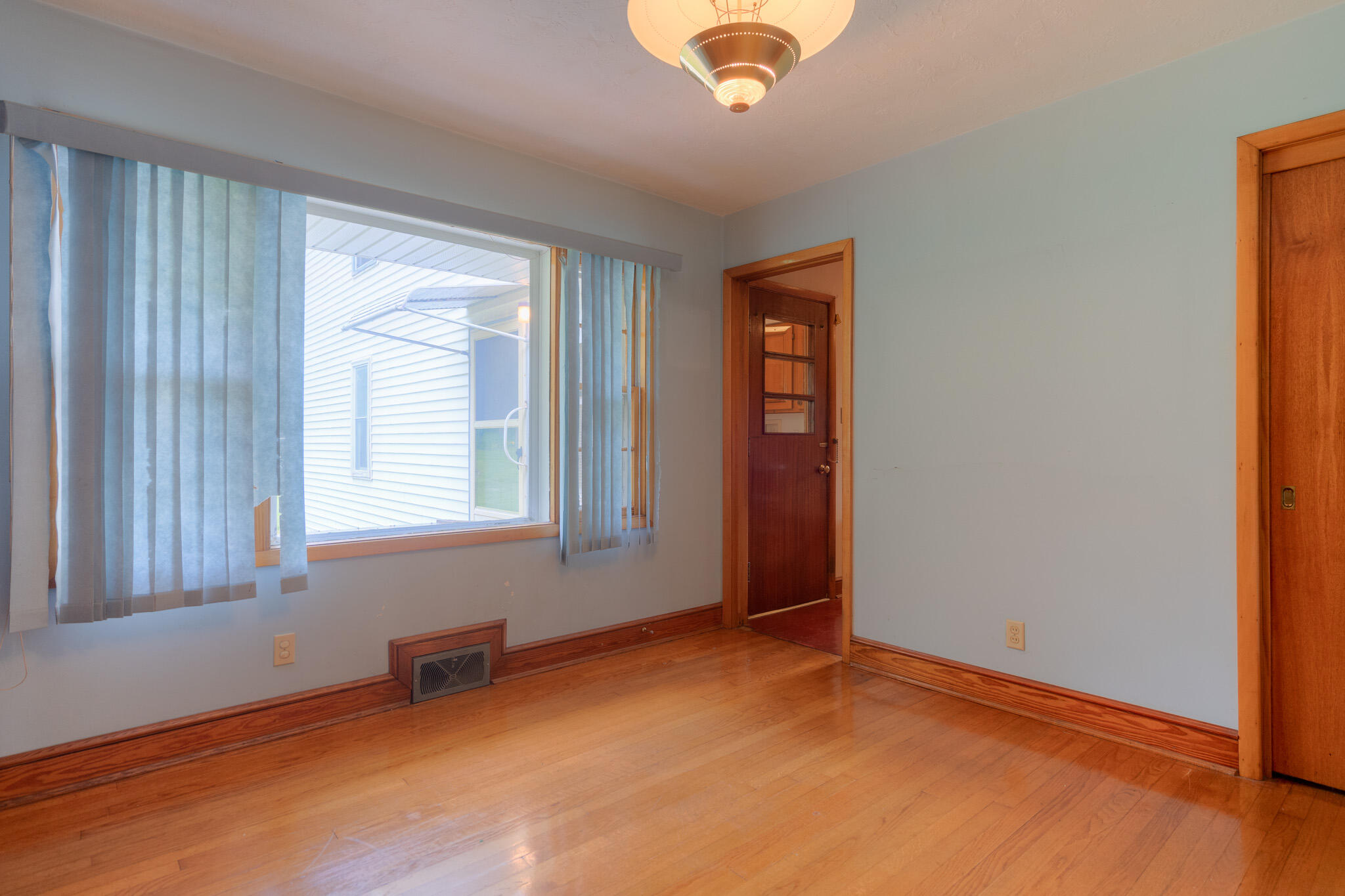 6033 Belspring Road Radford, VA 24141 - Photo 20 of 48 6033_BelspringRd_Web-21