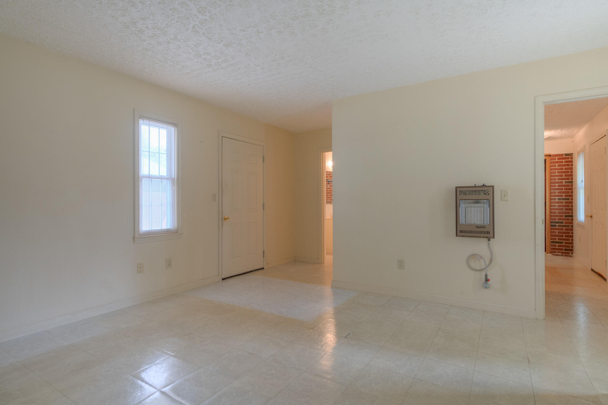 6033 Belspring Road Radford, VA 24141 - Photo 31 of 48 6033_BelspringRd_Web-32