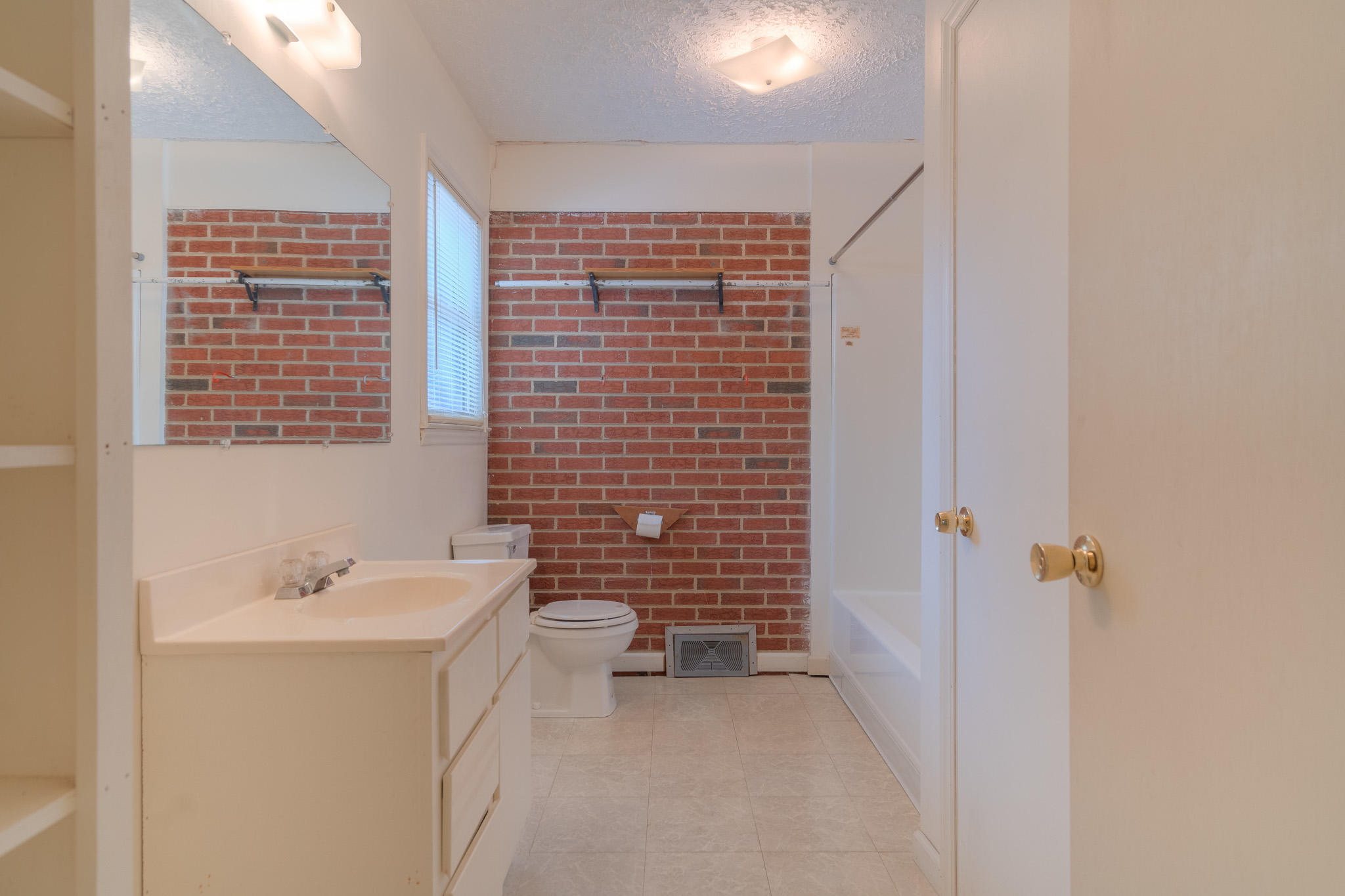 6033 Belspring Road Radford, VA 24141 - Photo 32 of 48 6033_BelspringRd_Web-33