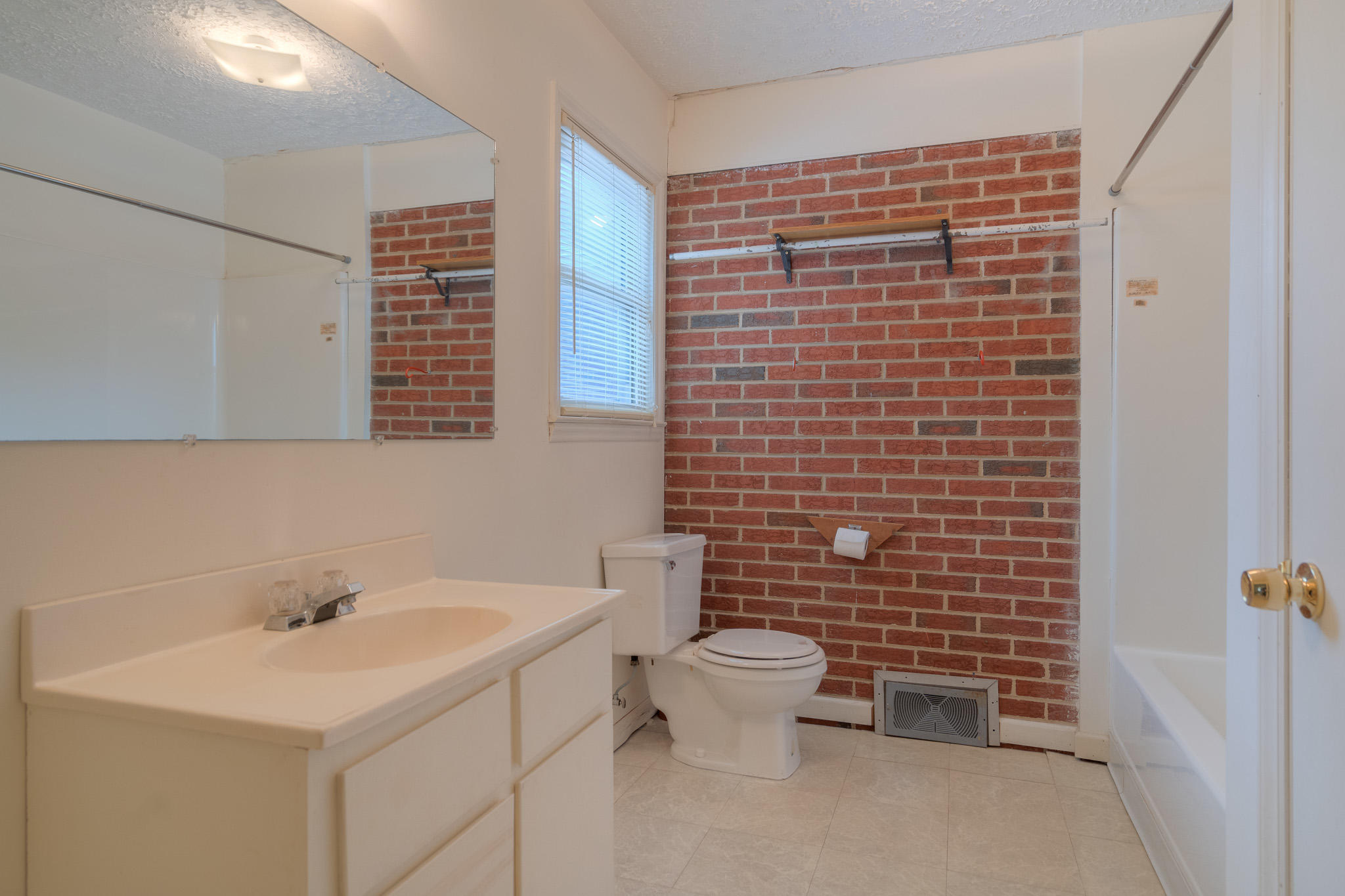 6033 Belspring Road Radford, VA 24141 - Photo 33 of 48 6033_BelspringRd_Web-34
