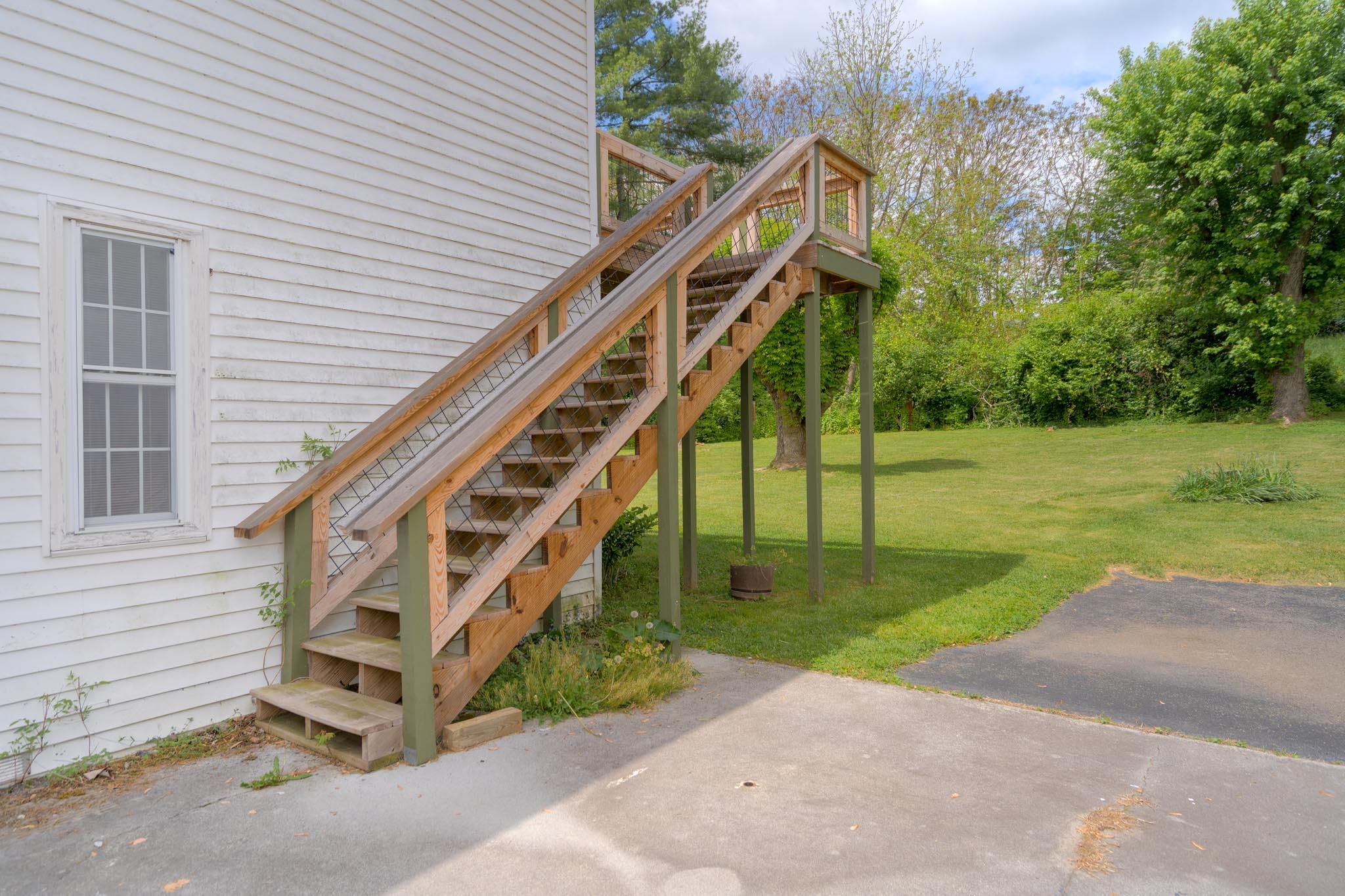 6033 Belspring Road Radford, VA 24141 - Photo 35 of 48 6033_BelspringRd_Web-36