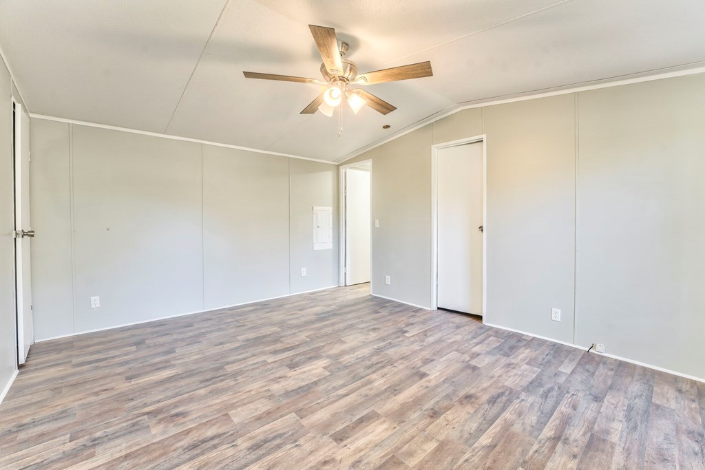 4336 East Nance Springs Road Dalton, GA 30721 - Photo 16 of 32 Gallery Image 16