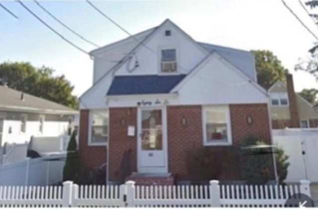 $655,000 | 86 Allen Street, Hempstead, NY 11550