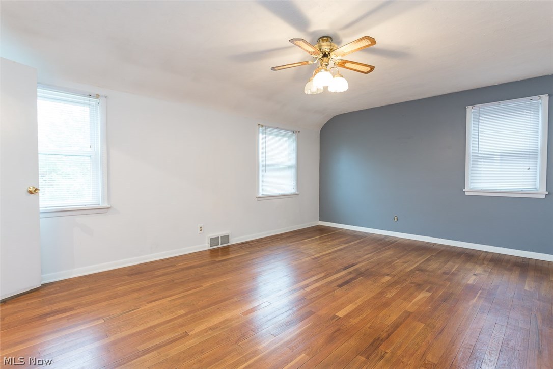 1516 Brainard Road Lyndhurst, OH 44124 - Photo 20 of 31