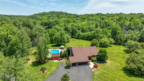 $859,000 | 2 Boyce Road, Pine Bush, NY 12566