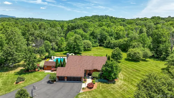 $859,000 | 2 Boyce Road, Pine Bush, NY 12566