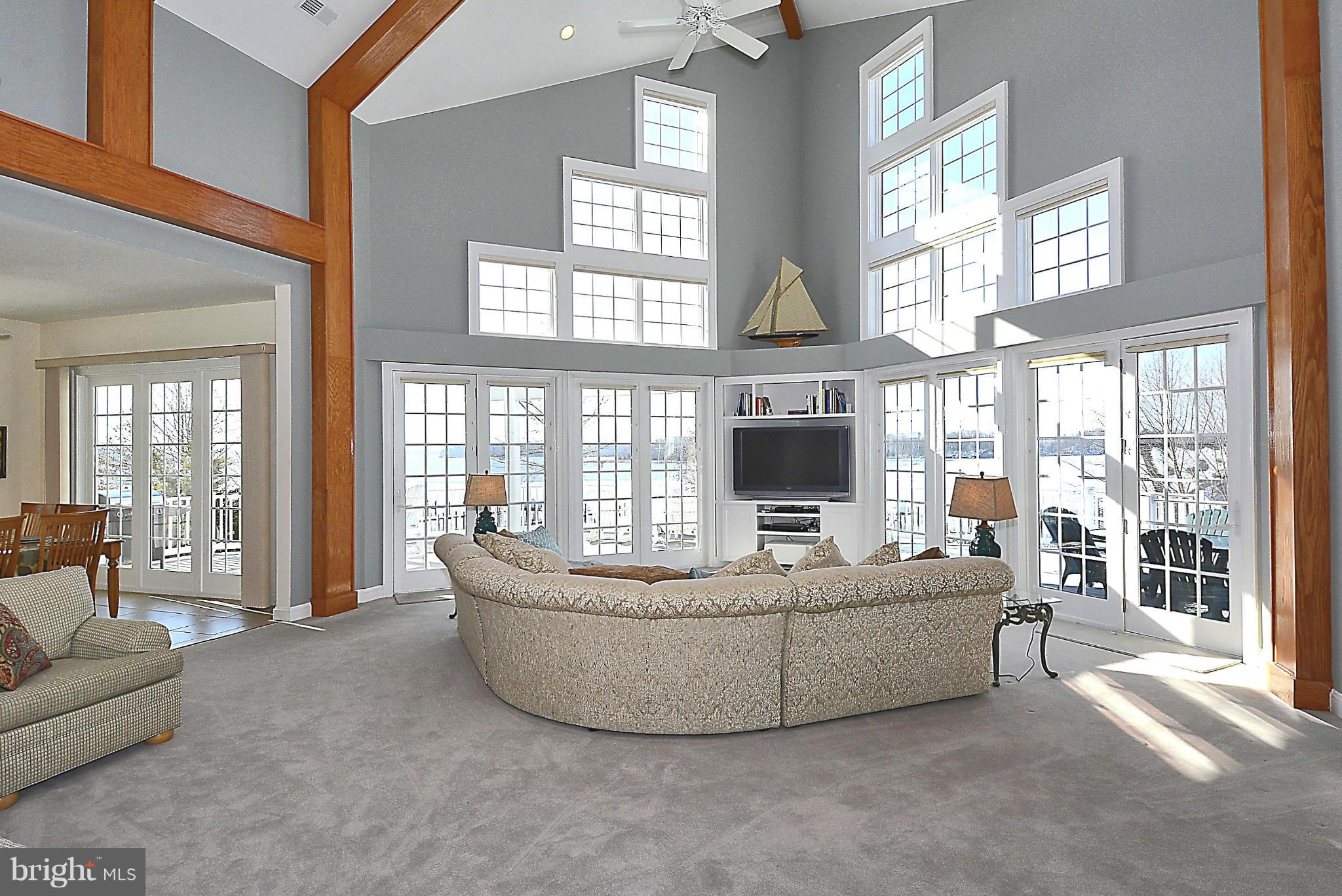 4018 Cadle Creek Road Edgewater, MD 21037 - Photo 3 of 28 Living Room
