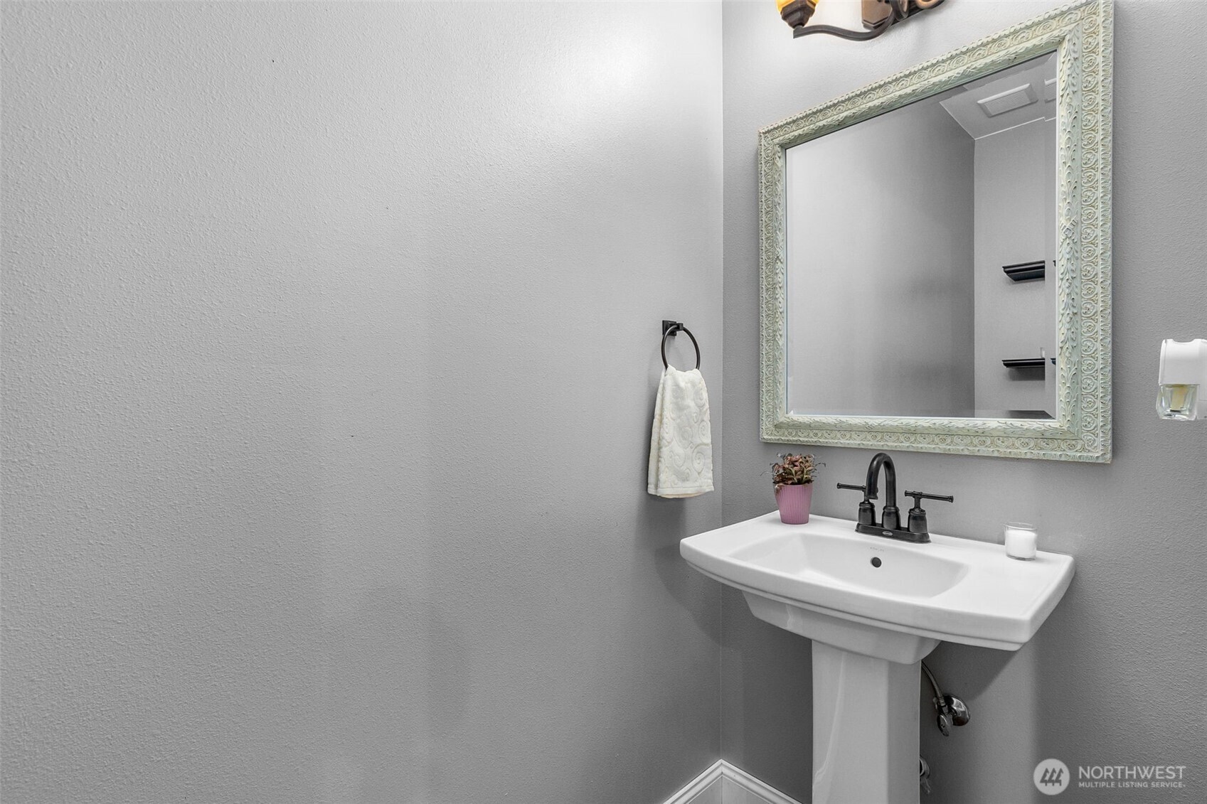 17718 Mulqueen Road Southeast Rainier, WA 98576 - Photo 14 of 40