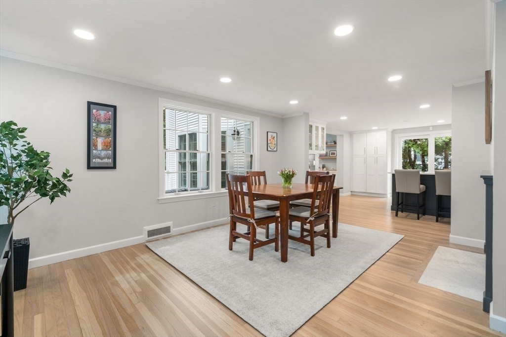 21 Madison Road Wellesley, MA 02481 - Photo 10 of 35