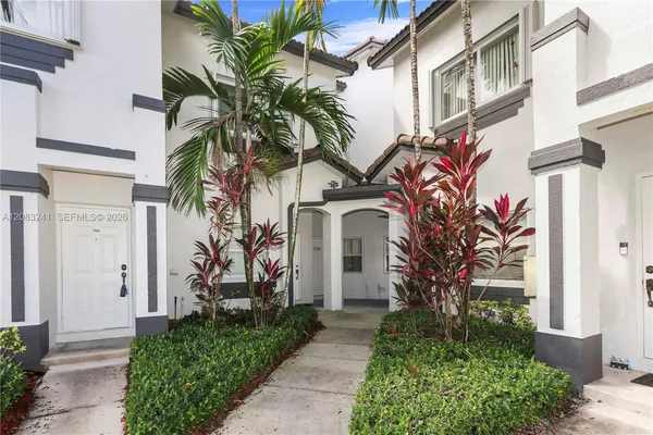 $2,200 | 2324 Southeast 23rd Road, Unit 2324, Homestead, FL 33035
