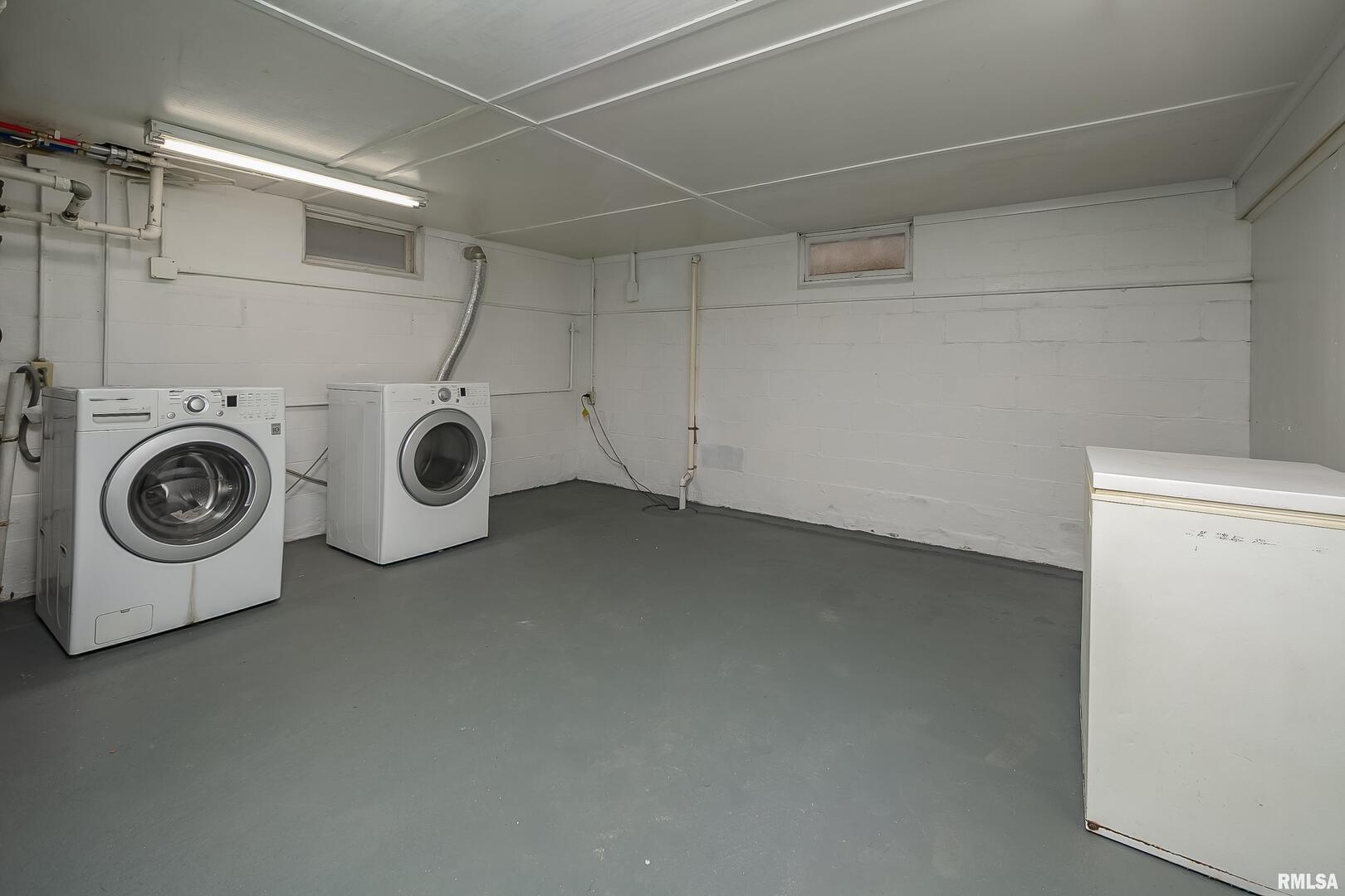 210 West 19th Avenue Coal Valley, IL 61240 - Photo 30 of 38