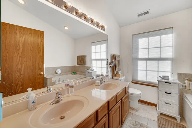 $410,000 | 188 Breckenridge Court, Gilberts, IL 60136