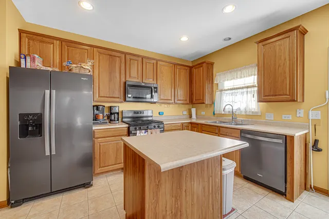 $410,000 | 188 Breckenridge Court, Gilberts, IL 60136