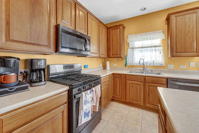 $410,000 | 188 Breckenridge Court, Gilberts, IL 60136