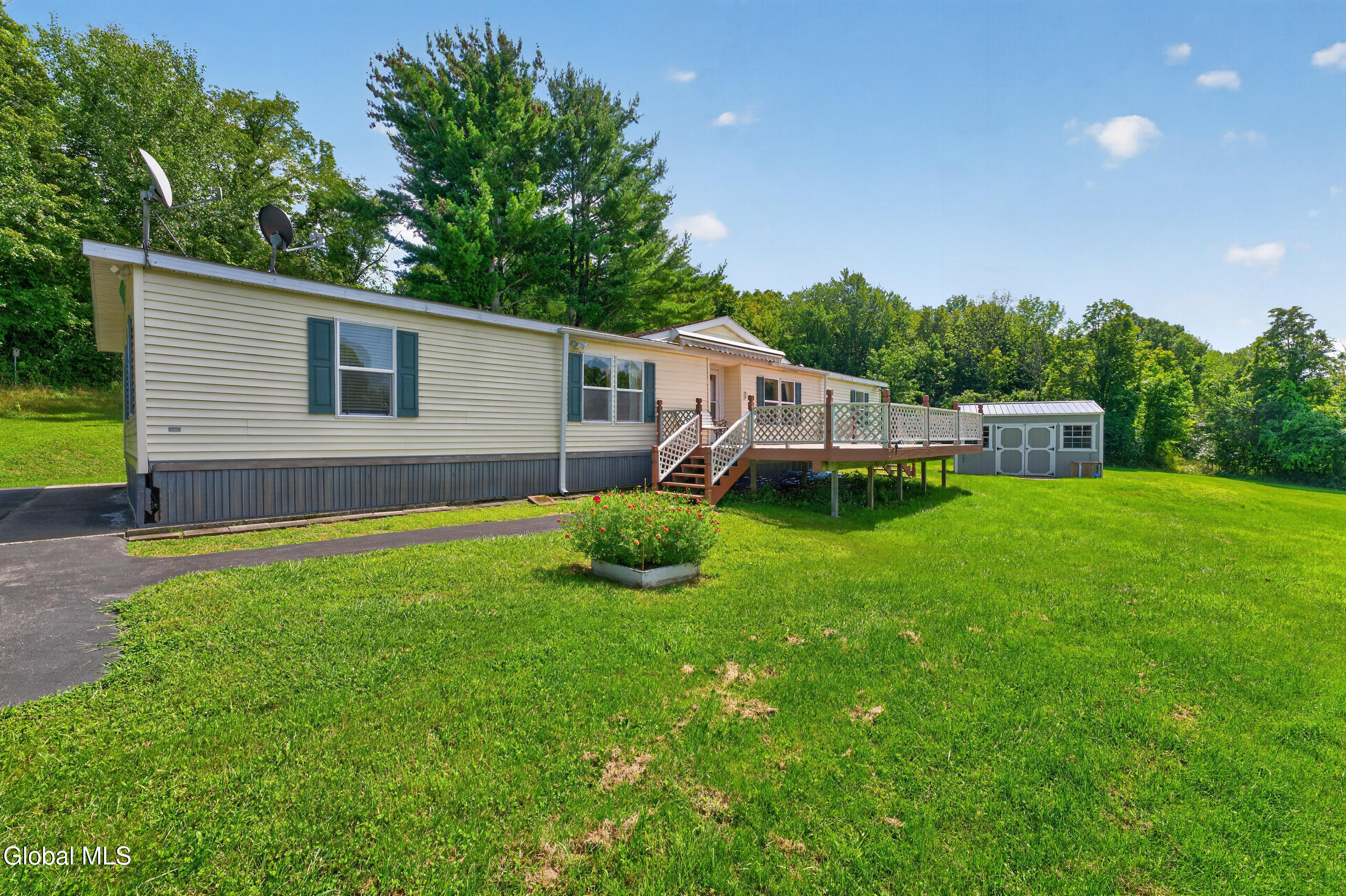 94 Cushman Road Pittstown, NY 12121 - Photo 5 of 50 0 Front 3