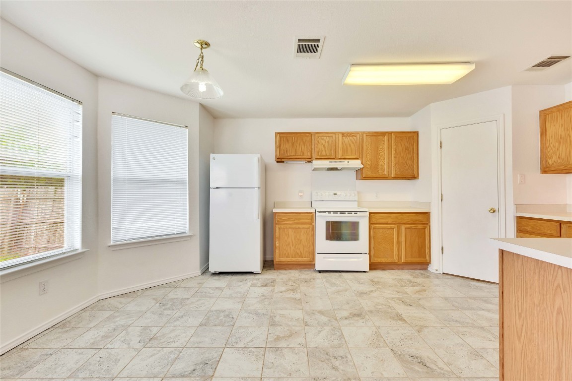 117 Gillespie Lane Elgin, TX 78621 - Photo 7 of 22