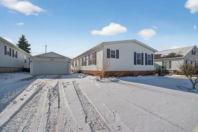 $144,900 | 10865 Doral Drive, Frankfort, IL 60423