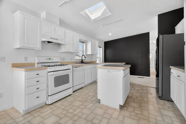 $144,900 | 10865 Doral Drive, Frankfort, IL 60423