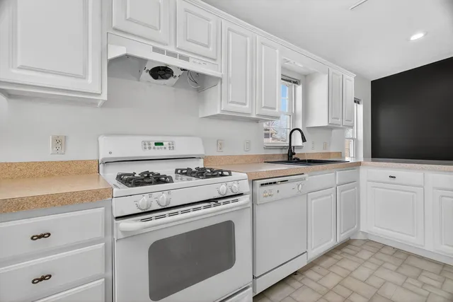 $144,900 | 10865 Doral Drive, Frankfort, IL 60423