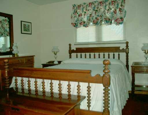 170 Roosevelt Avenue McKees Rocks, PA 15136 - Photo 4 of 6 Master Bedroom.