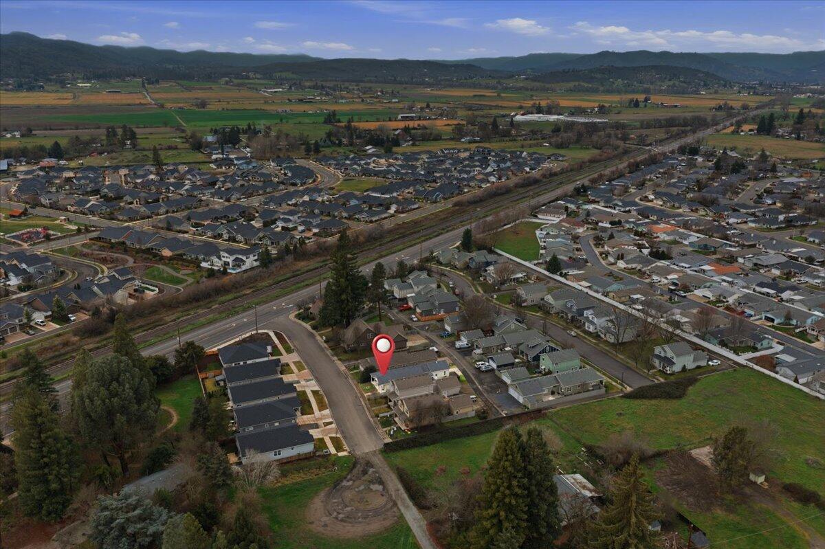 369 Cascade Drive Central Point, OR 97502 - Photo 36 of 42 360_Cascade_36